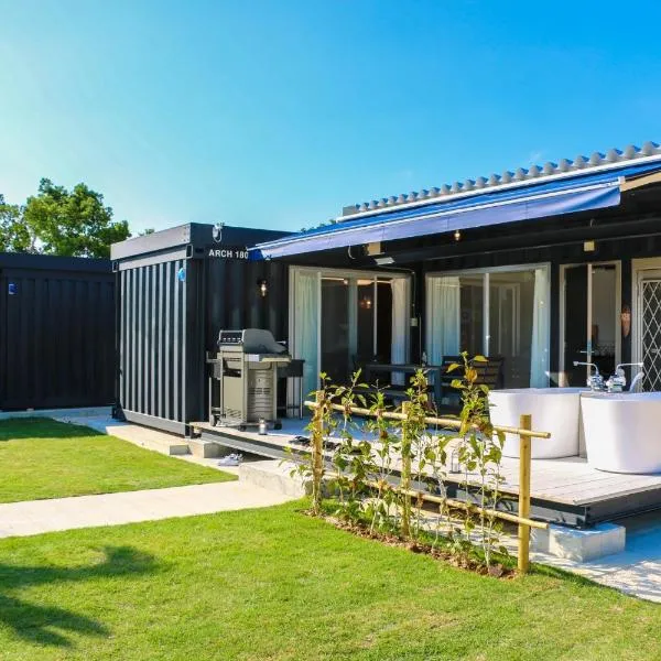 Rakuten STAY VILLA Miyakojima Maehama Beach 102 with BBQ terrace, hotel a Mijako-szigeten