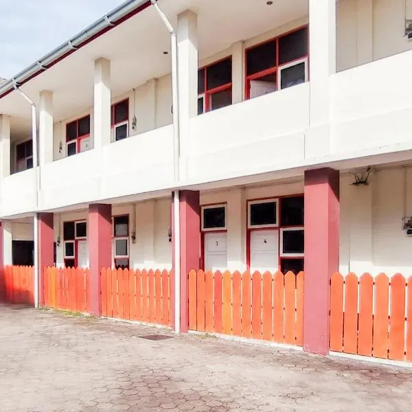 Urbanview Hotel Falah Residence Syariah By RedDoorz, hotel in Padang