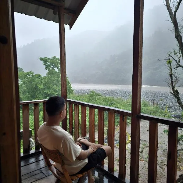 REACH DESTINATION RIVERSIDE RESORT, Dawki Umngot River、Dawkiのホテル