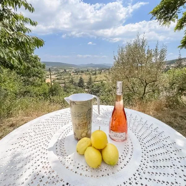 Les Terrasses de l'Adrech، فندق في Banon