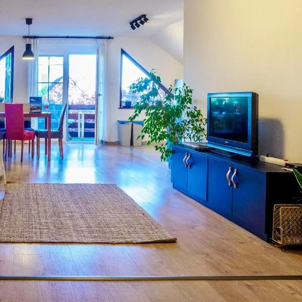Karádi apartman, hotel v destinaci Zánka