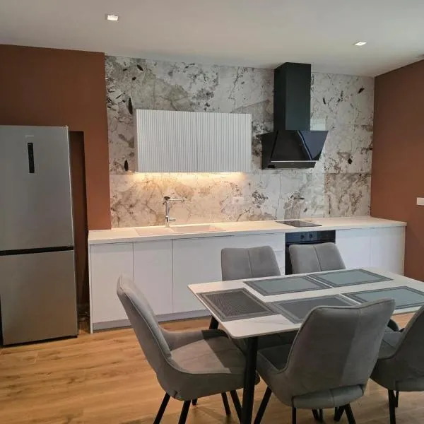 Blue Harmony Lalzi Bay, hotell sihtkohas Lalzit Bay