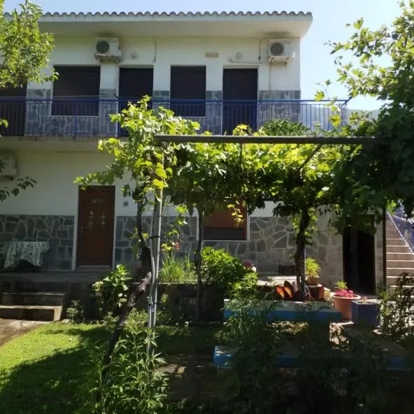 Athanasios Stafylas, hotel in Samothráki
