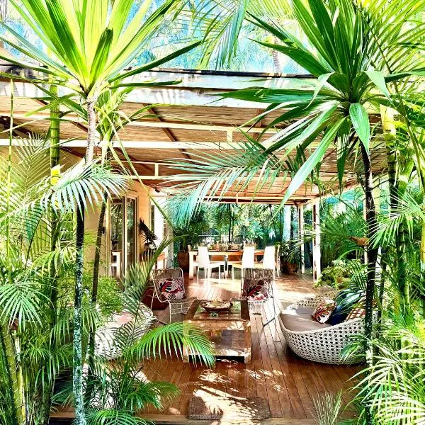 Waka Lodge - House with garden, hotel in Blue Bay