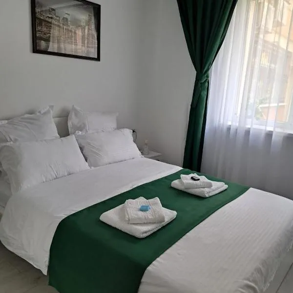 Mia Apartments, hotel in Craiova