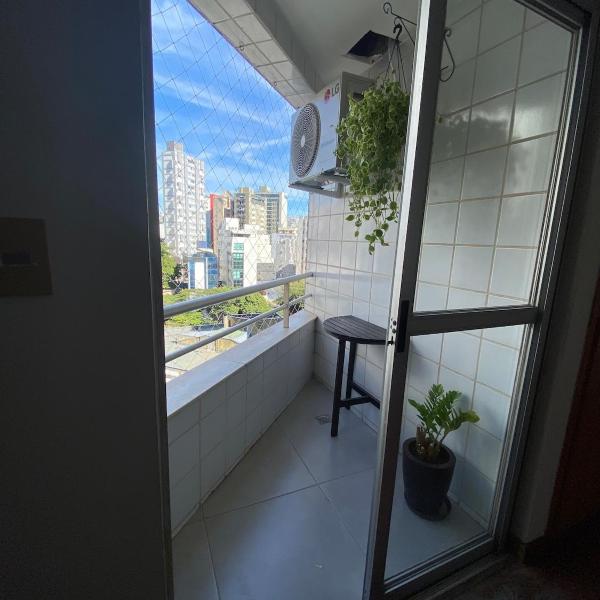 Savassi apartment with balcony, air conditioning and acoustic window