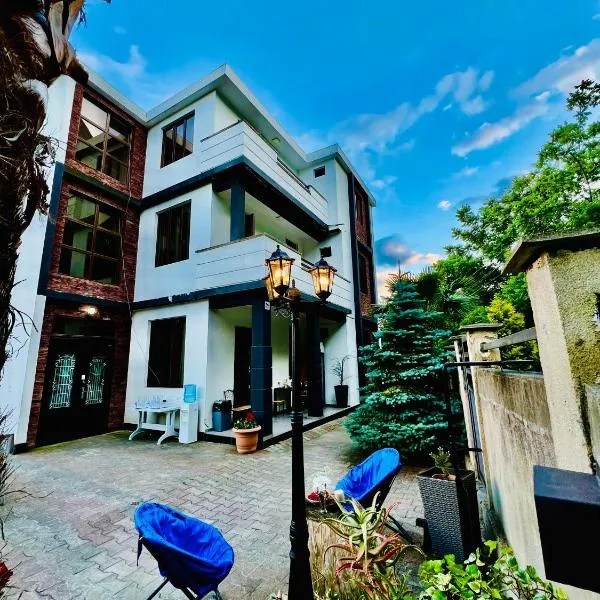 Holiday House Green Cape Batumi, hotel in Mtsvane Kontskhi