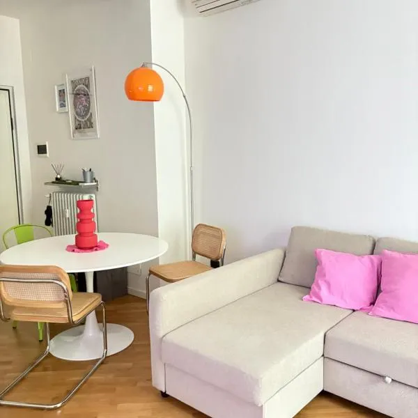 Cozy Green Apartment Tardini, Parma, hotel in Parma