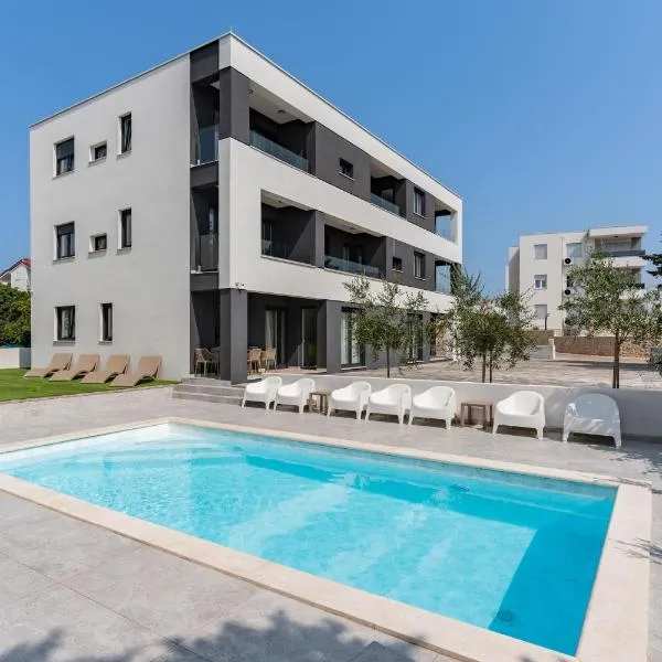 Villa SHARK 2 with a pool, hotel v Novalji
