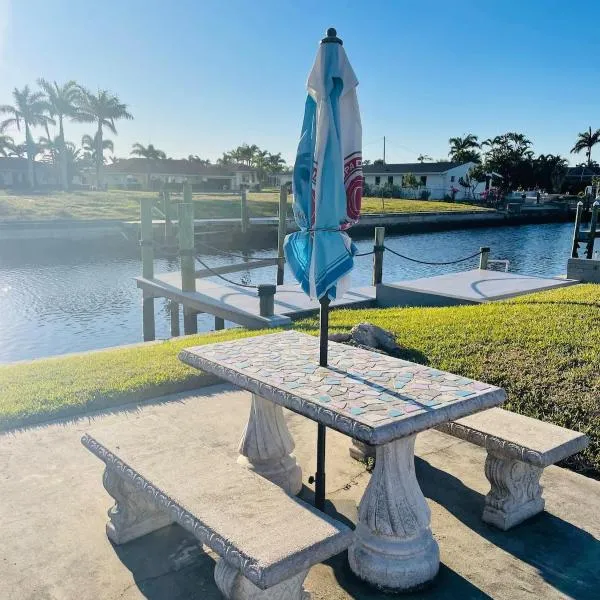 SW Gulf Access Boaters Paradise Pool Retreat, hotel en Cabo Coral