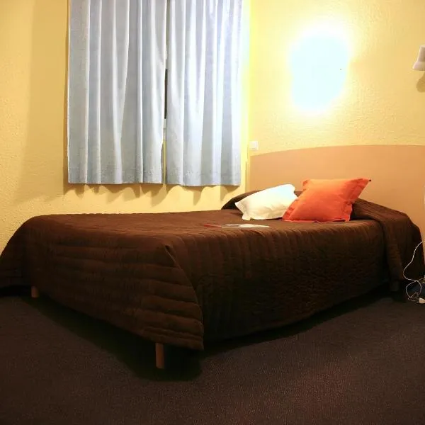 Hôtel & Résidence Avermes, hotel v destinaci Avermes