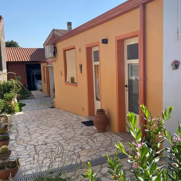 La Casetta, hotel in Baratili San Pietro