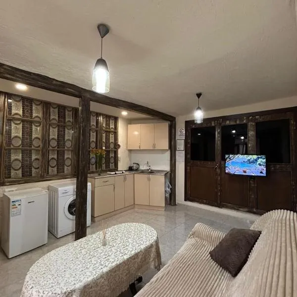 Lucy B&B, hotel v destinaci Goris