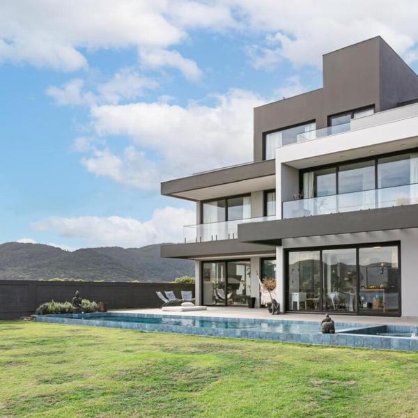 Casa Aqui e Agora
