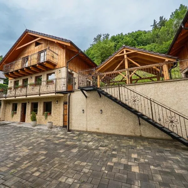 Chaty pod Kamenným morom - Skalka, khách sạn ở Vyhne