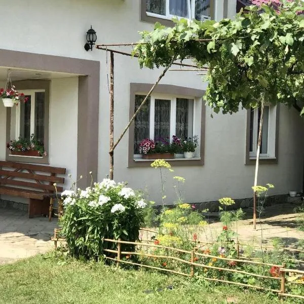 Світанок у горах, hotel v destinaci Verkhniy Yasenov