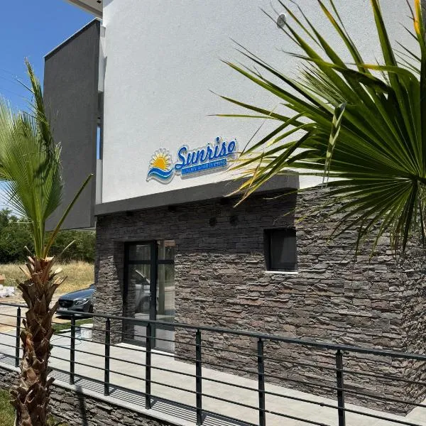 Sunrise Luxury Apartments, hotel in Fanárion