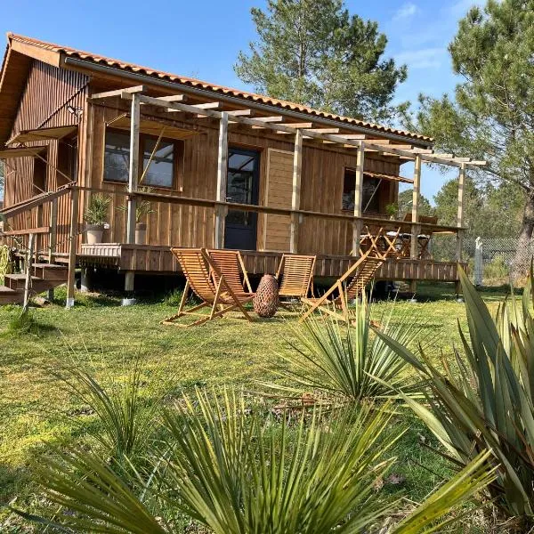 Chalet du Courlis, les cabanes océanes-MONTA, hotel a Vendays-Montalivet