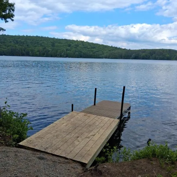 Camp Parker Pond, hotel di Casco