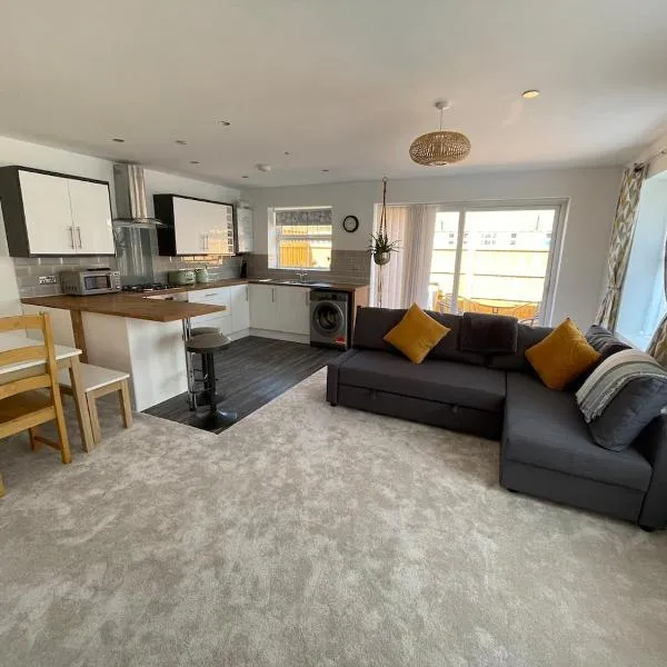 Quiet and Central, Modern Bungalow, hotel in Hereford
