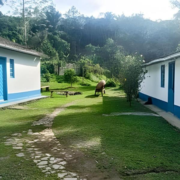 Vila de Casas de Campo Rústica e Aconchegante na Mata Atlântica - Foto 2