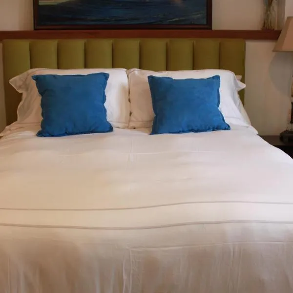 Rustic Guest Suite, hotel in Ucluelet