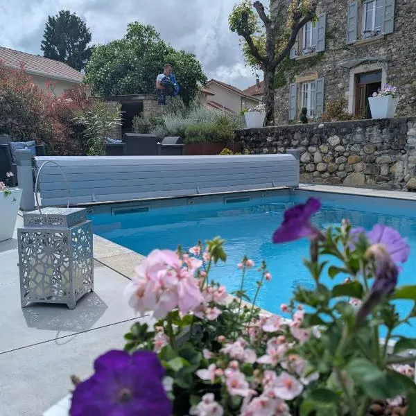 La Maison d'Arlette - Maison d'Hôte et Gite au coeur de l'Isère à 10 mn de Voiron, capitale de la Chartreuse, et du Lac de Paladru, hotel em Saint-Blaise-du-Buis