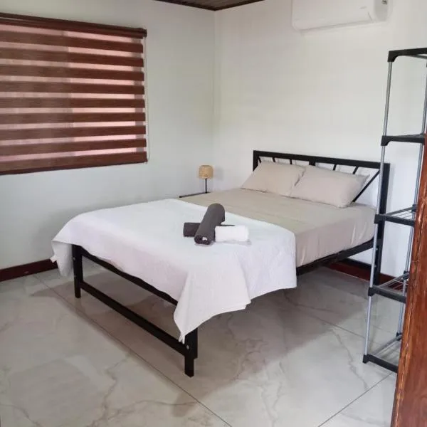 Cabina Entre Playas, hotel v destinaci Huacas