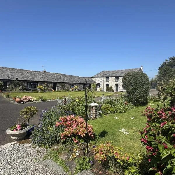 Courtyard Farm Cottages, מלון בבוסקאסל