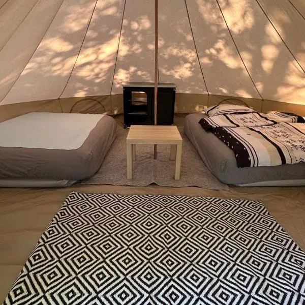 Glamping Stodoła Silent Zone, hotel v destinaci Ściegny