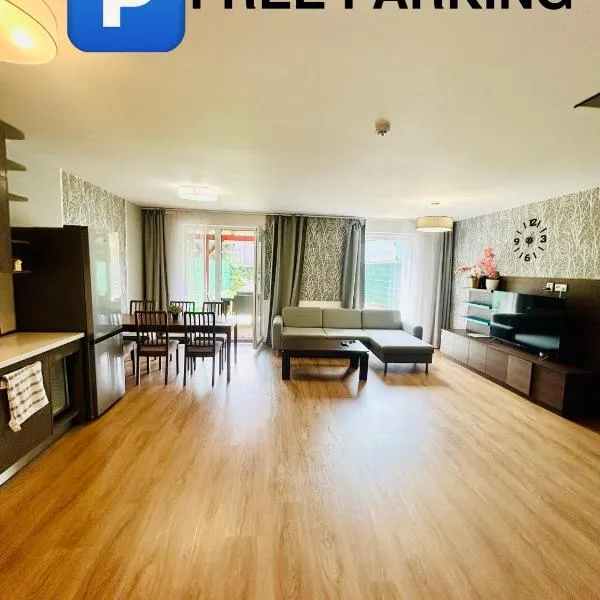 Villa many separate rooms with Free Parking Praha 4 libuš, hotel in Prague