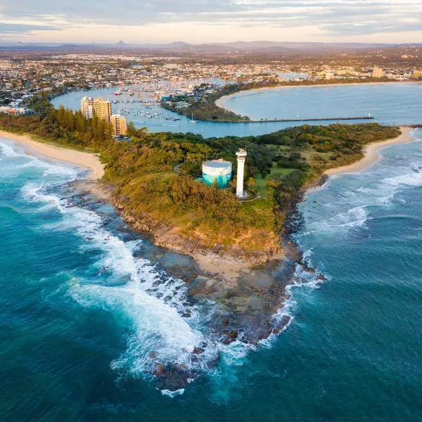 Big family holiday by the Buddina beach, hotel en Buddina