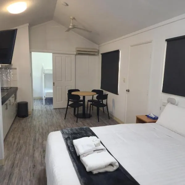 Rockingham Holiday Village, hotel v destinaci Rockingham