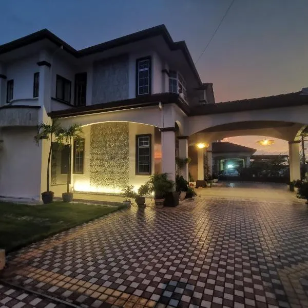 Room Only - Ryui's Quiet Residential Bungalow 5,403sqft, hotel in Sungai Petani