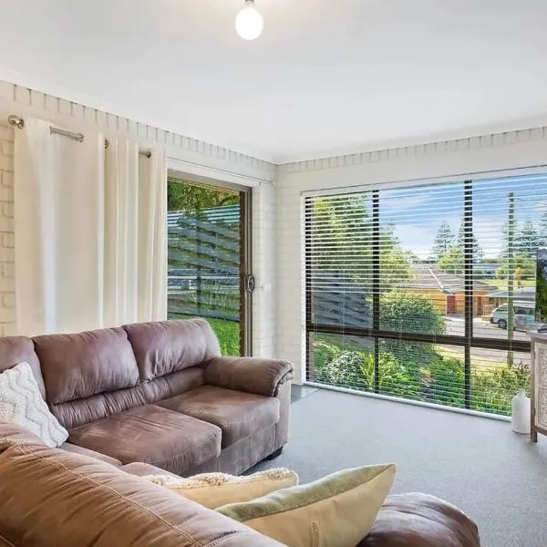 Steps to Sand, Surf & the Bowlo, ξενοδοχείο σε Tathra