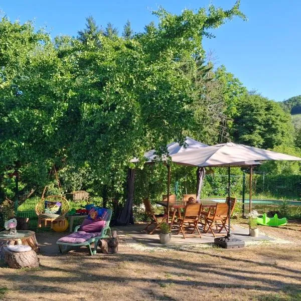 Studio dans belle maison ancienne et jardin fermé, hotel in LʼÉtoile