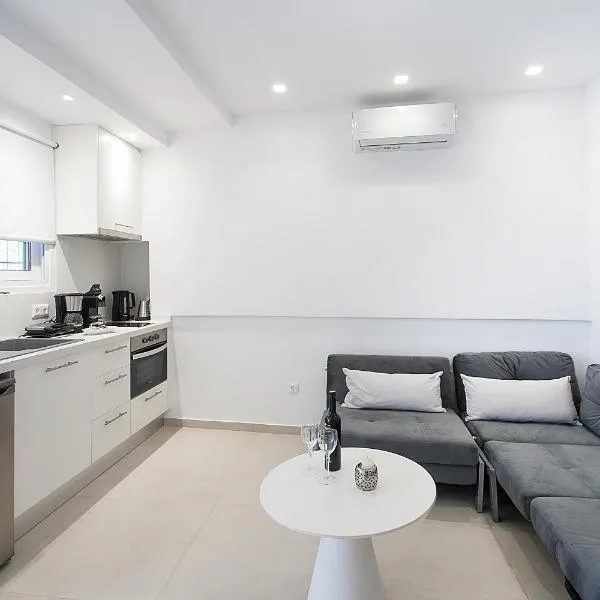 Georgia apartments and suites in town, hotel v destinaci Skiathos
