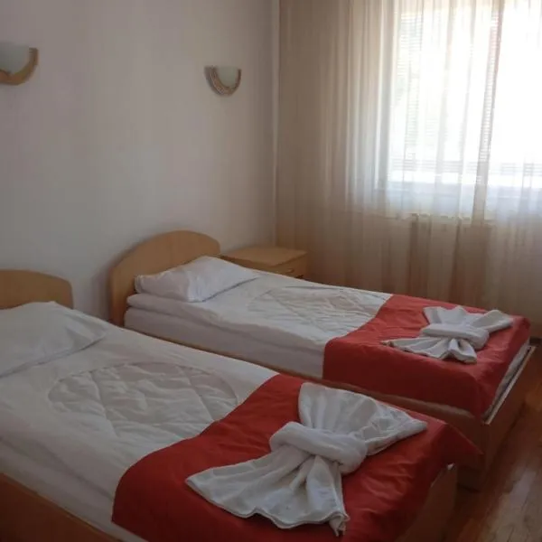 Ловна хижа Мурсалица, hotel in Devin