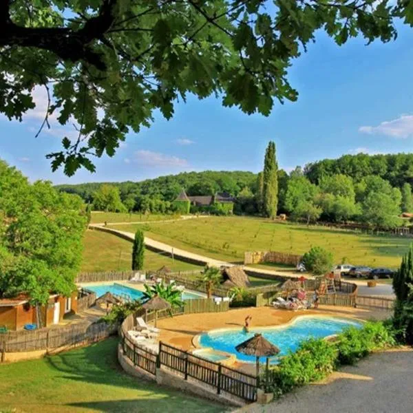 Hébergement insolite en Dordogne, hotel em Saint-Amand-de-Coly