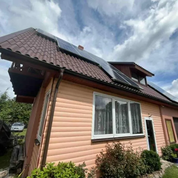 Sodyba prie Ąžuolo, hotel in Grendavė