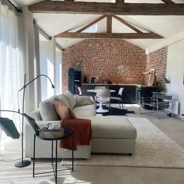 Les Tours de Rose - Characterful accommodation in Waremme, hotel v destinácii Waremme