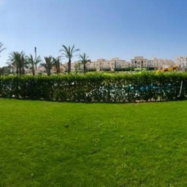 Chalet ground floor 3BR amwaj sidi abdelrahman، فندق في العلمين