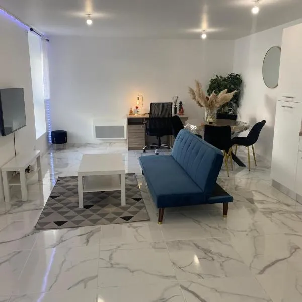 Le Cosy Elégant, hotelli kohteessa Roanne
