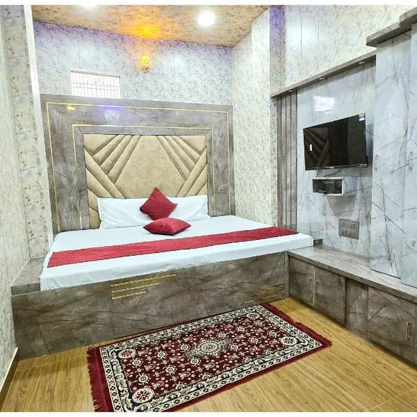 VNS - HOTEL PREMIUM KASHIKA GUEST HOUSE - Best Hospitality & Comfortable Room In Varanasi - Full Air Conditioning Rooms - Free Wi-Fi & - BEST GUEST HOUSE IN VARANASI, hotel v destinaci Váránasí