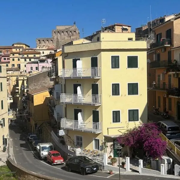 Hotel Week End, hotel v destinácii Porto Santo Stefano