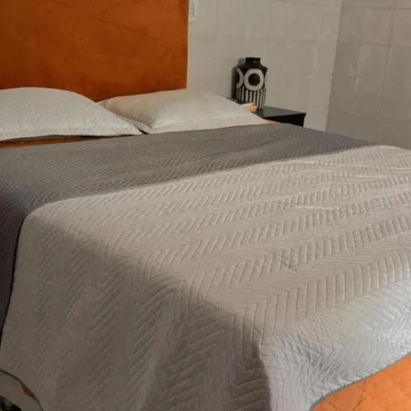 Kitnet 17a, hotel in São Luís