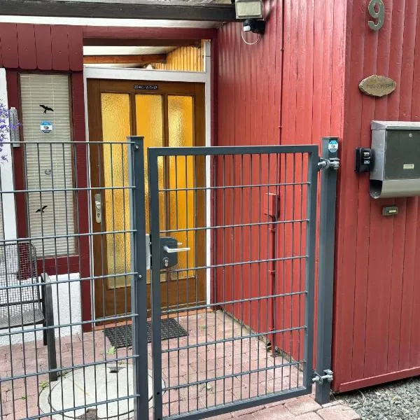 Große Ferienwohnung 80qm 1 Schlafzimmer max 3 Gäste, hotel in Coppenbrügge