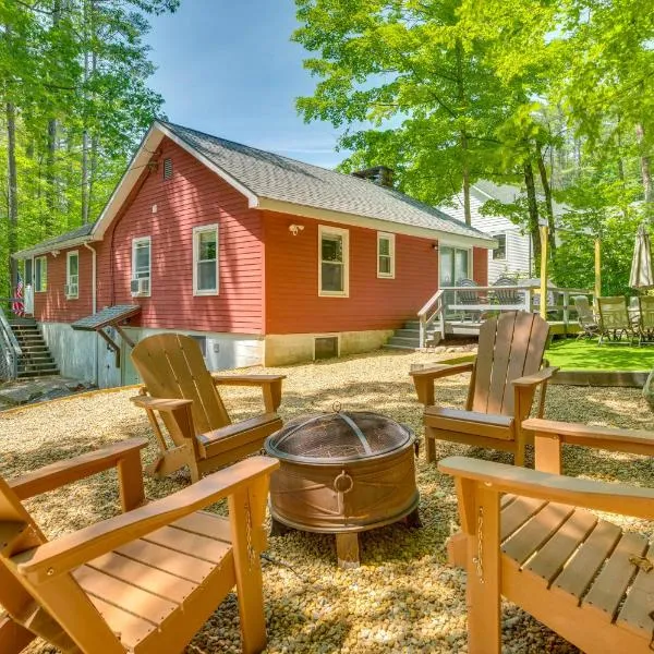 Cozy Home Near Lake Winnipesaukee & Hiking Trails, hotell i Alton Bay
