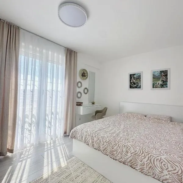 Cozy room, 5 min to center、Gjilanのホテル