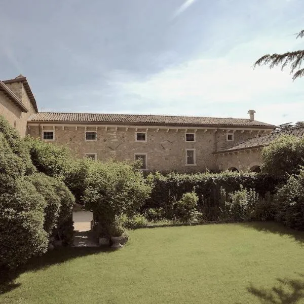 Maison Benedictine, hotel v destinaci Caprino Veronese